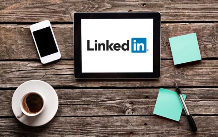 chiedere una referenza su linkedin