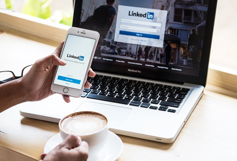 come scrivere riepilogo di linkedin