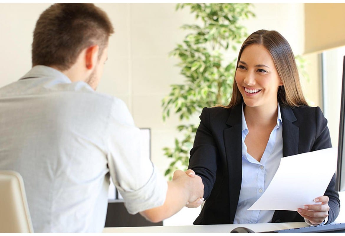 candidato e recruiter durante un colloquio comportamentale