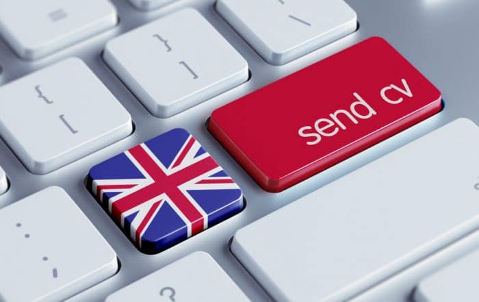 tastiera con bandiera gran bretagna e send cv, invia il cv in inglese