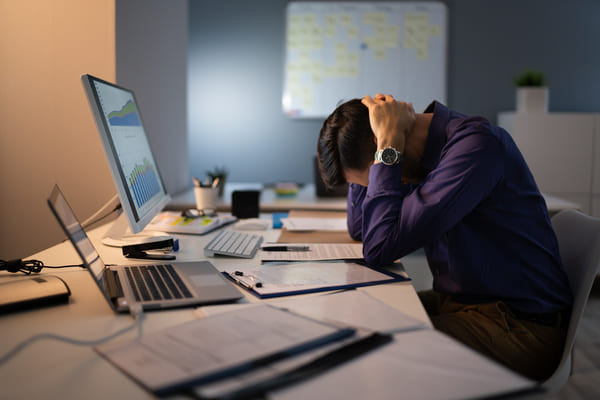 Dipendenza da lavoro: come individuarla e affrontarla - Jobiri