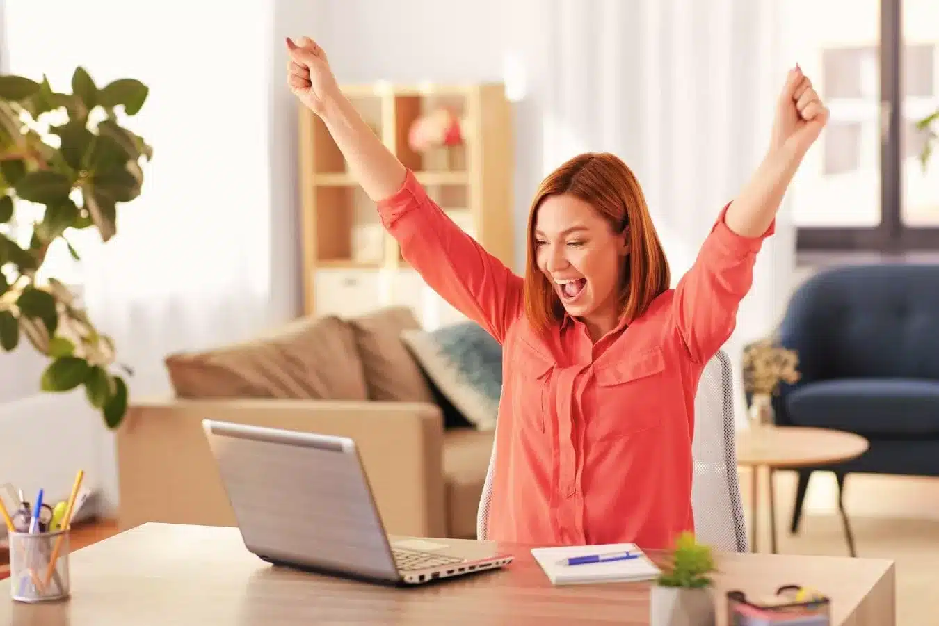 cover_ebooks_happy_laptop